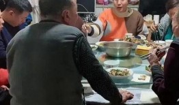 吃瓜爆料理发店,吃瓜爆料理发店，揭秘行业背后的秘密