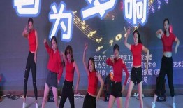 校园歌唱大赛搞反差,反差魅力现