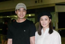 51网友拍到网红吃瓜,网红现场吃瓜，场面引发网友热议！”